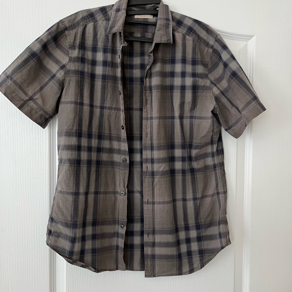 Burberry short sleeve bottom front shirt